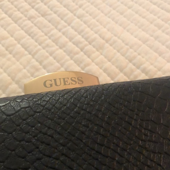 GUESS Pill box purse - Picture 5 of 12